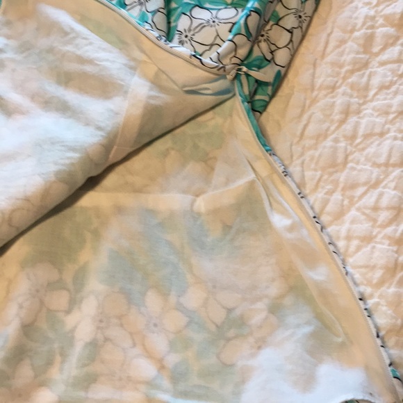 So cute a-line halter top. - Picture 2 of 3